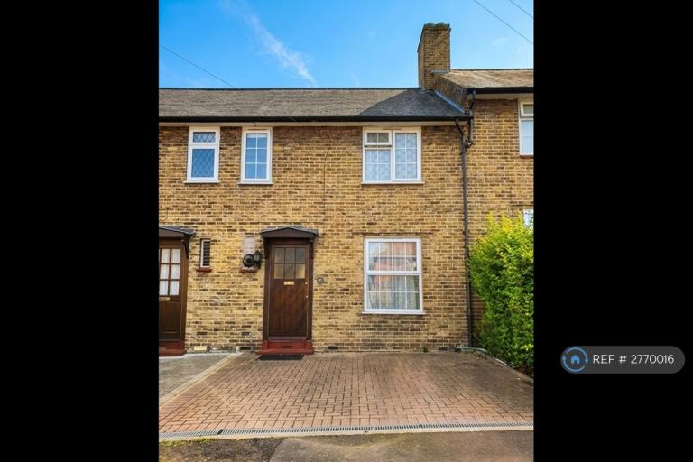 3 bedroom house in Blanchland Road, Morden, SM4 (3 bed) (#2770016)