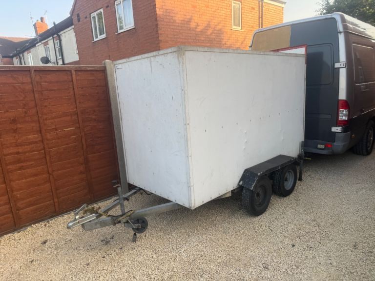 8x4 aluminium box trailer 