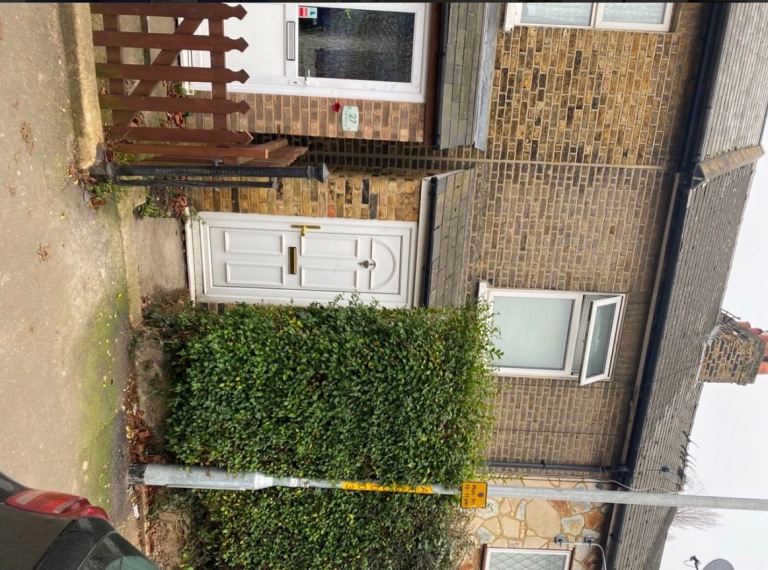 A lovely family home in ebbfleet international 