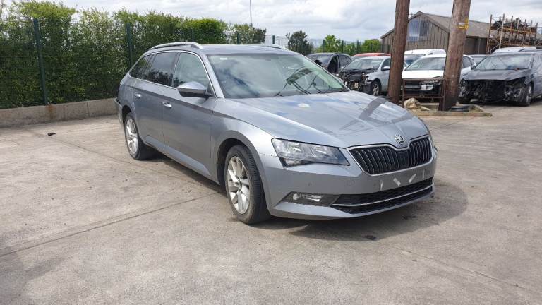 **For parts** Skoda Superb SE Technology, 2.0 Tdi diesel automatic (2019)