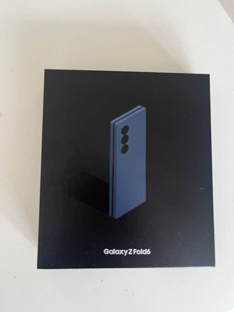 Samsung Galaxy z fold 6 5g 512gb £470 unlocked with warranty