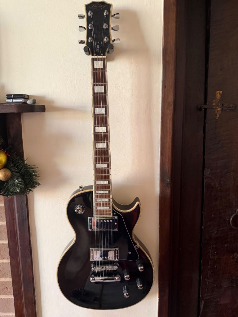 Les Paul guitar 