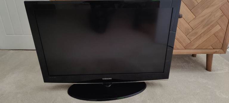 Samsung LE37A456C2D LCD TV – Good Condition
