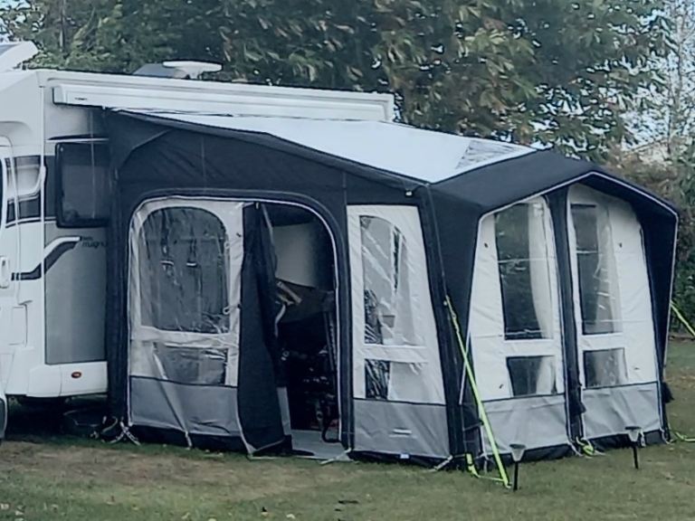 Club Air Pro 330 S Motorhome/Caravan Awning with Rear Upright Pole Set