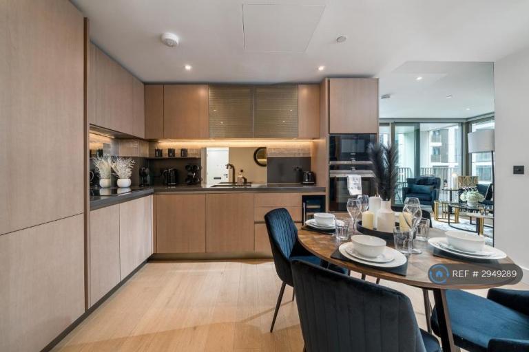 2 bedroom flat in Salisbury House, London, SW11 (2 bed) (#2949289)