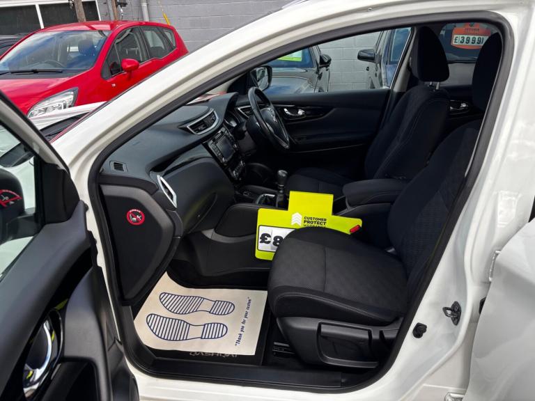 2016 Nissan Qashqai 1.2 DiG-T N-Connecta 5dr HATCHBACK PETROL Manual