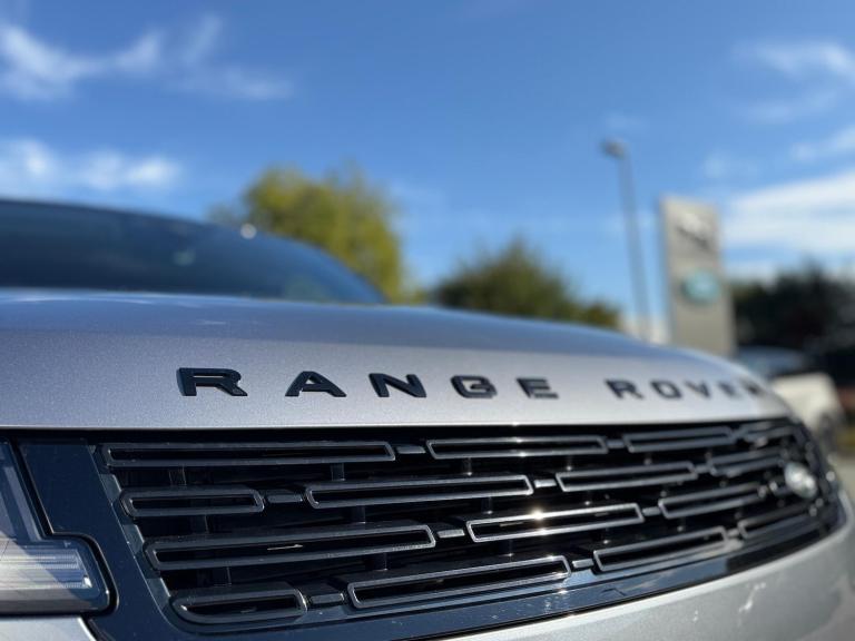 2024 Land Rover Range Rover Sport 3.0 D300 MHEV Dynamic SE SUV 5dr Diesel Auto 4WD Euro 6 (s/s) (...
