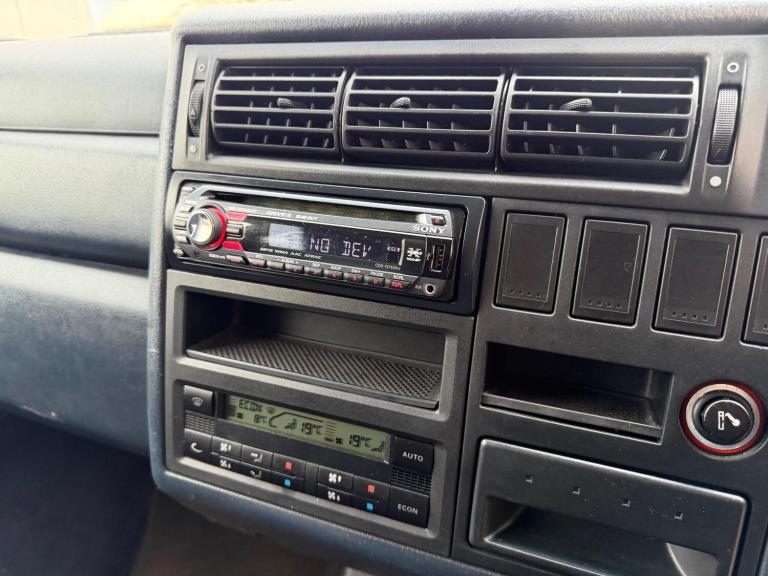 2002 VOLKSWAGEN CARAVELLE Caravelle 2.8 V6 automatic PETROL Manual