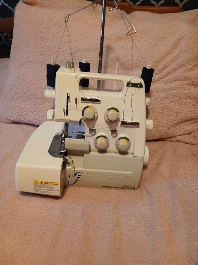 Toyota sewing machine model SL3335 overlocker