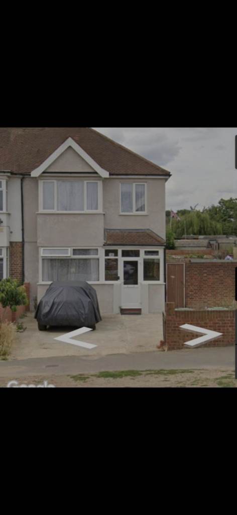 LARGE PROPERTY AMPLE SPACE DRIVEWAY GARDEN 3 BED 2 BATHROOM