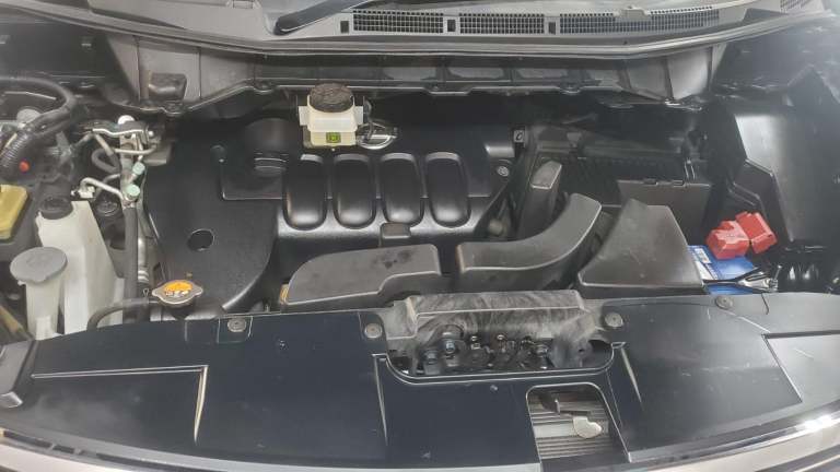 Nissan egrand e52 rider 2.5 auto in black japanese import only 57k miles 2014 