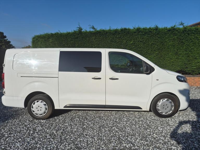 2022 Vauxhall Vivaro 3100 2.0d 145PS Dynamic H1 D/Cab PANEL VAN Diesel Manual