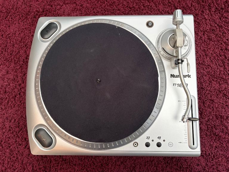 Numark TT1650 Turntable 