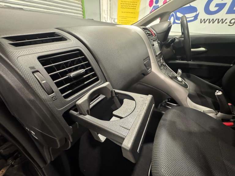 TOYOTA AURIS 1.8 VVT-h T4 2012