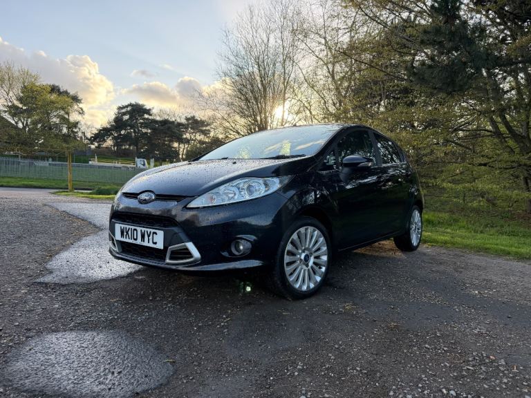 2010 Ford Fiesta 1.4 Petrol TITANIUM full MOT 