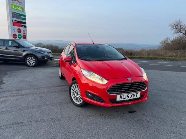 2015 Ford Fiesta TITANIUM 1.6 AUTOMATIC 5DR Hatchback Petrol Automatic