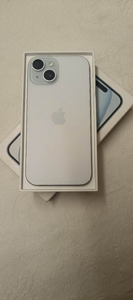 Apple iPhone 15 128gb unlocked Sky Blue