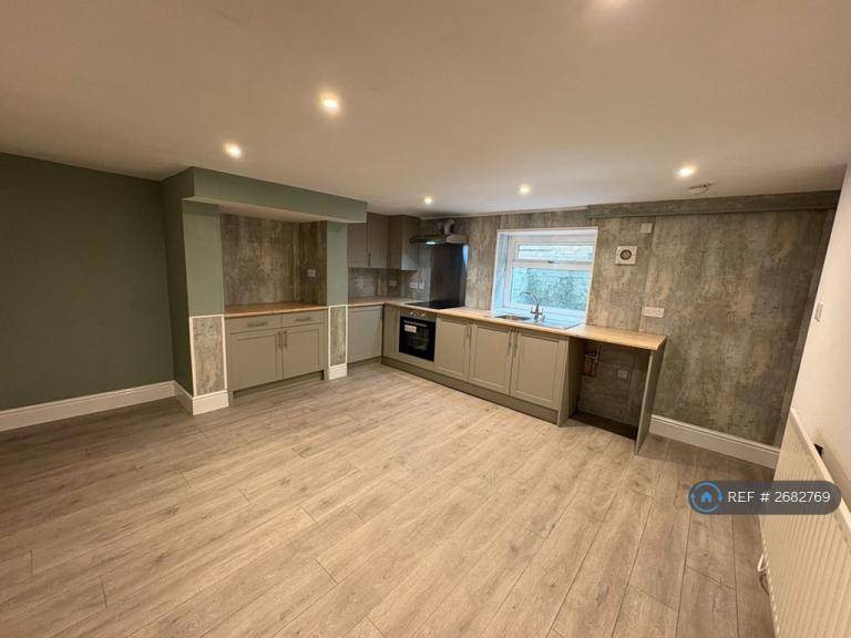 2 bedroom house in Batley Buildings, Marsh, Huddersfield, HD1 (2 bed) (#2682769)