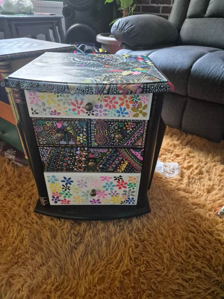 2x Decorative Multicoloured Wooden Magazine Rack - Good Condition