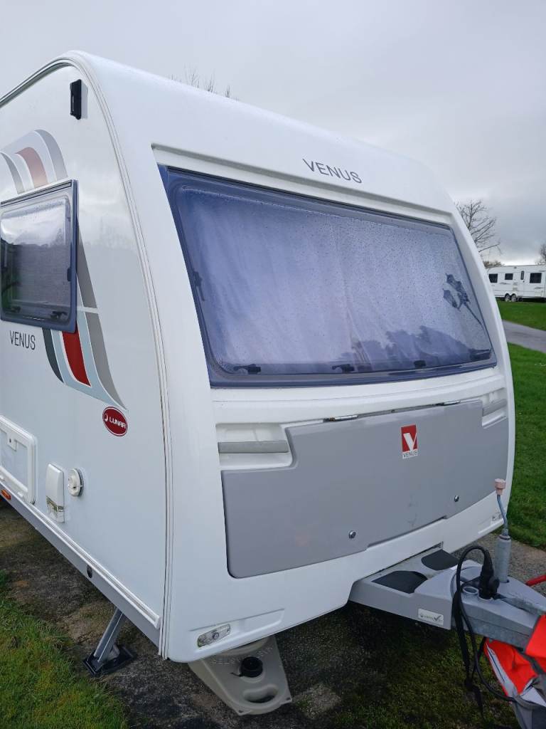 2015 Venus 540/4 fixed double bed 