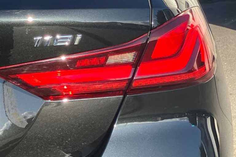 2022 BMW 1 Series 118i [136] SE 5dr [Live Cockpit Professional] HATCHBACK PETROL Manual