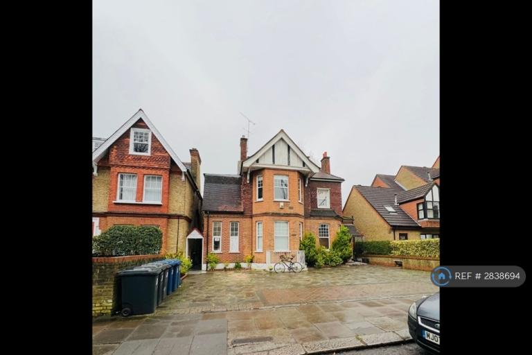 1 bedroom flat in Culmington Road, London, W13 (1 bed) (#2838694)