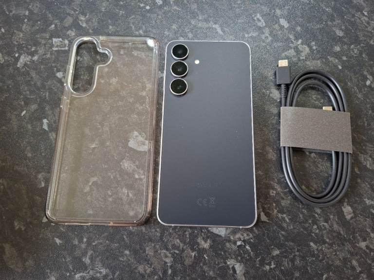 Samsung Galaxy S25 FE 256GB+8GB Black Unlocked Dual Sim Great Condition.