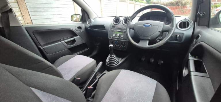 MOT - 16th of October 2026. 3 Owners. Ford Fiesta Style Climate - 2008/58 - 1.25 Petrol Manual 5 dr