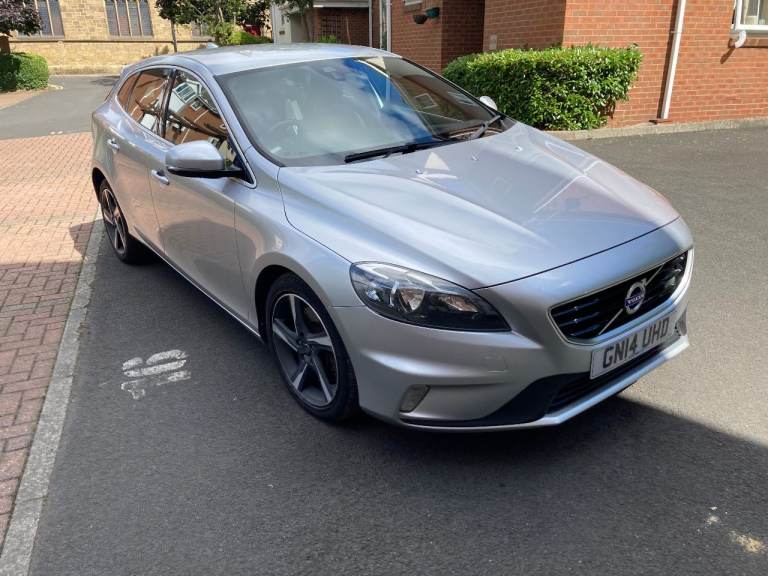 VOLVO V40 R,-DESIGN D3 5 DOOR HATCHBACK £35 ROAD TAX 