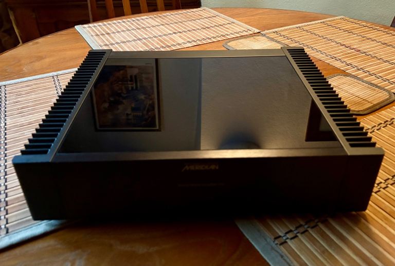 Meridian 556 Power Amplifier 