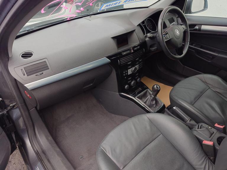 2010 Vauxhall Astra 1.6i 16v Elite 5dr HATCHBACK Petrol Manual
