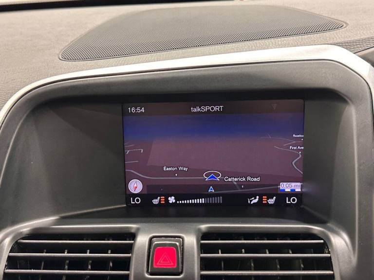 2017 Volvo XC60 2.0 D4 R-Design Nav SUV 5dr Diesel Manual Euro 6 (s/s) (190 ps) ESTATE Diesel Manual