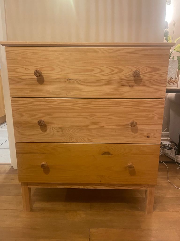 Chest of drawers