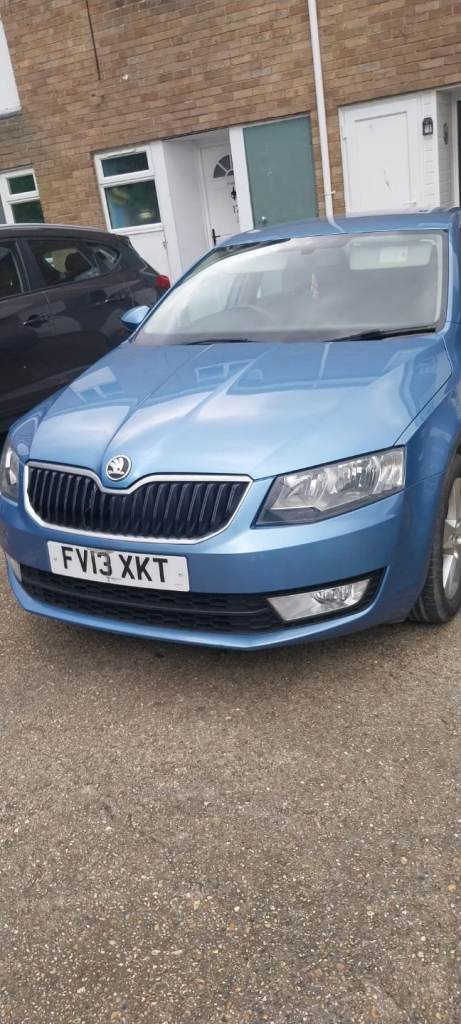 Skoda, OCTAVIA 1.6tdi DSG Hatchback, 2013, Semi-Auto, 1598 (cc), 5 doors