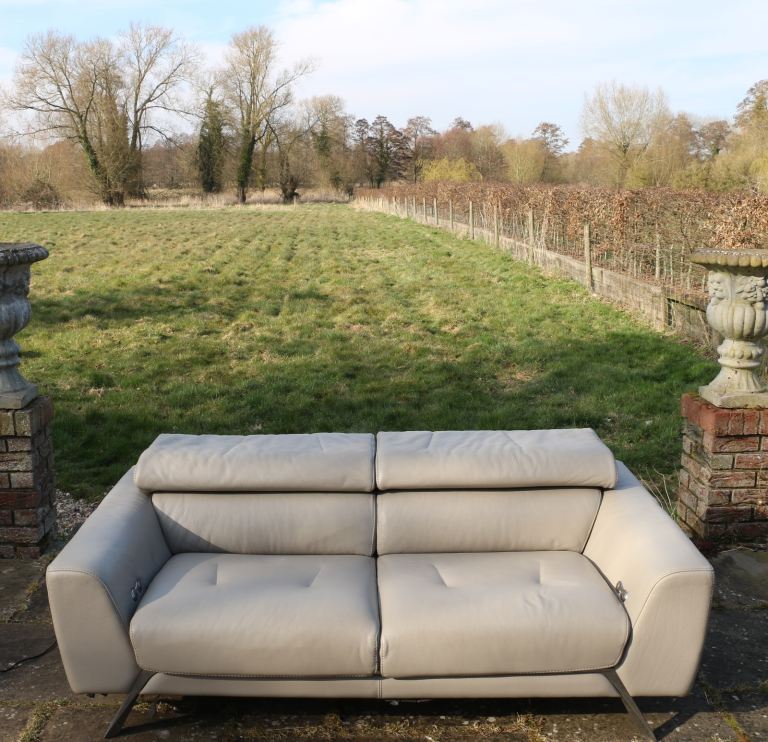 Roche Bobois Leather Grey USB Sofa – Great Condition
