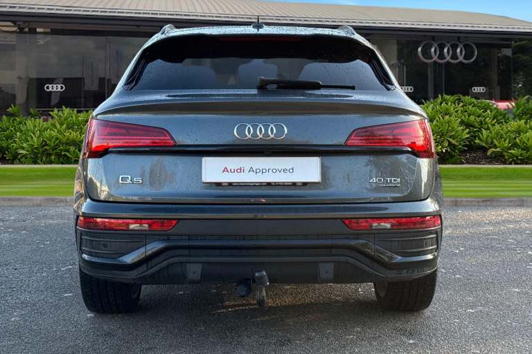 2022 Audi Q5 Edition 1 40 TDI quattro 204 PS S tronic SUV DIESEL Automatic