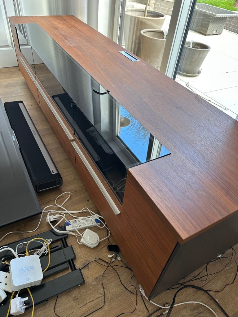 WALNUT TV UNIT