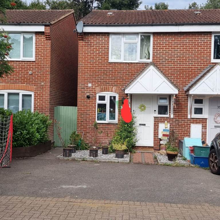 2/3 Bedroom End Terraced House in Isleworth