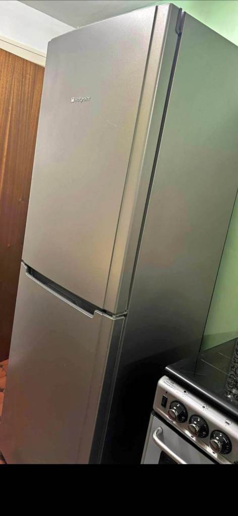 Hotpoint frost free fridge freezer