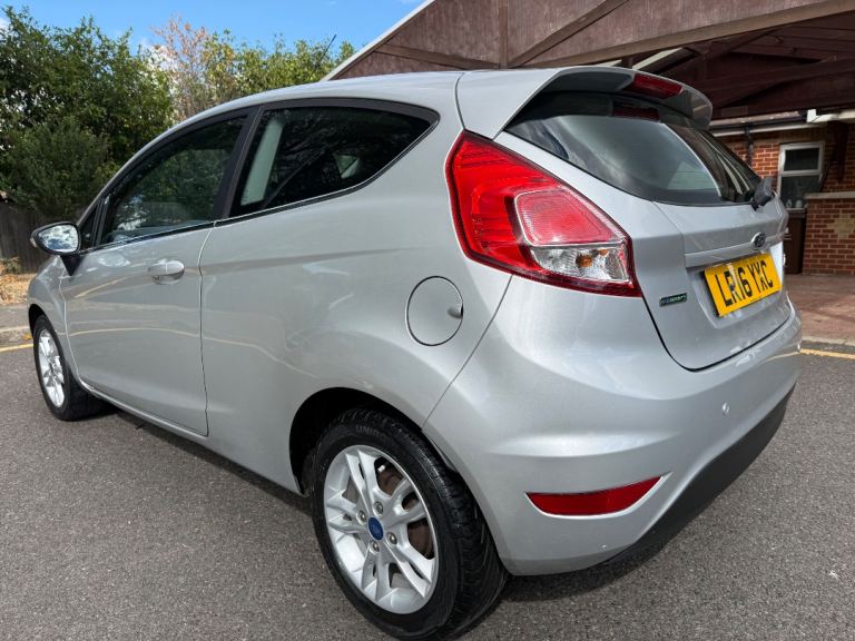 FORD FIESTA ZETEC 1.0L PETROL 2016 ULEZ FREE DRIVES GOOD 