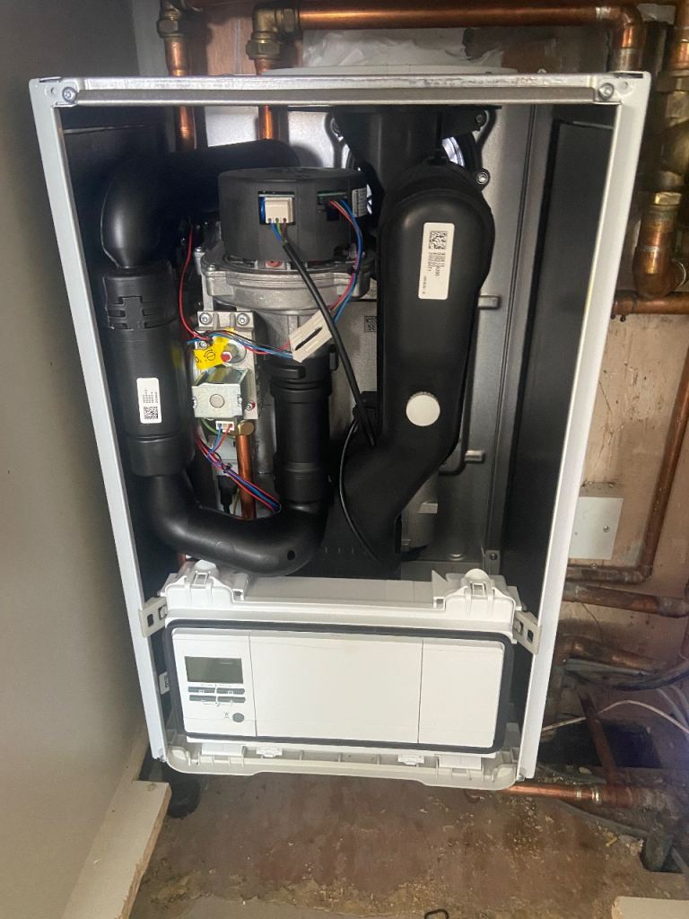Vaillant Gas Boiler, less than 2 years old with 5 year warranty 