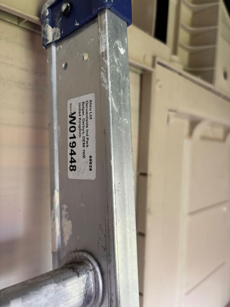 Extending ladder