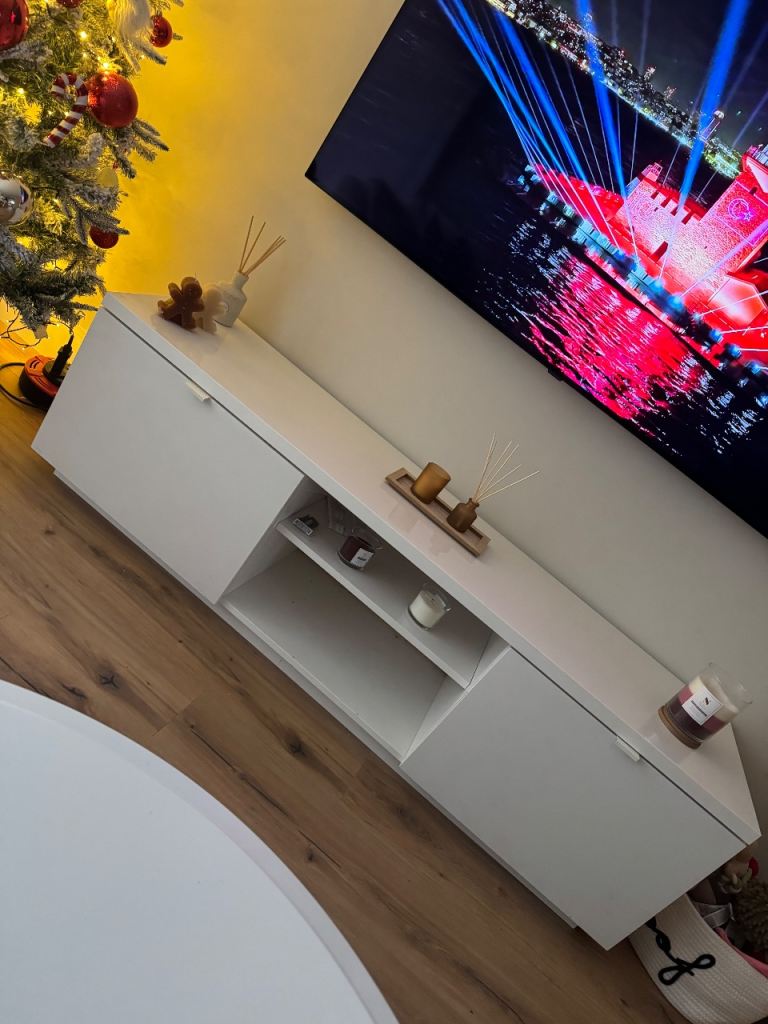 image for White Tv Unit 