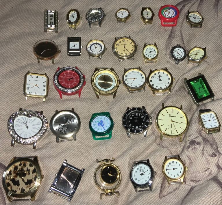 31 x mixed battery operated vintage watches, All working but needing straps and batteries, for sale