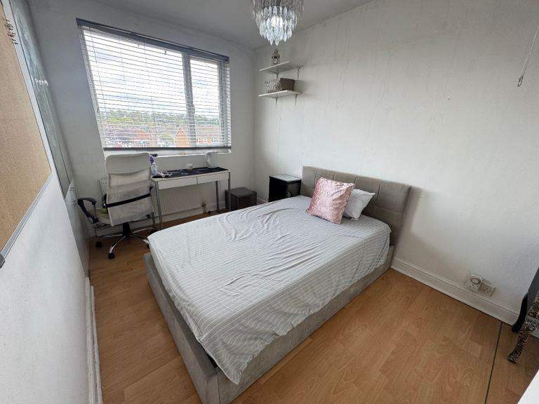 Spacious Double Room near Leagrave Station & L&D Hospital – All Bills Inc.