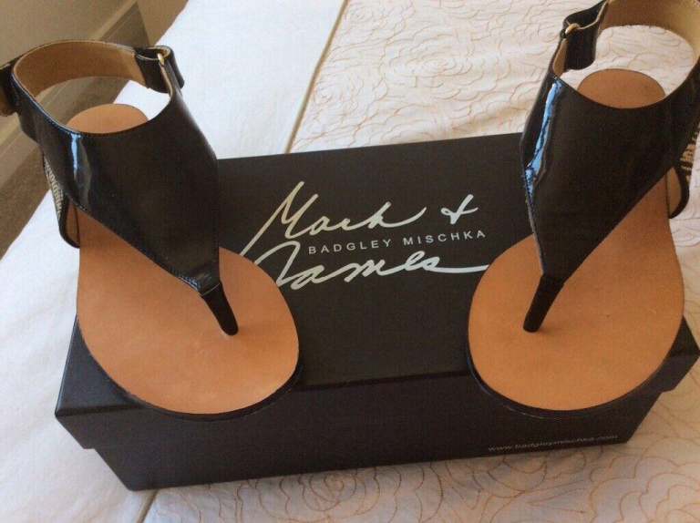 Mark James & Badgley Mischka Leather Sandals …….Size 4
