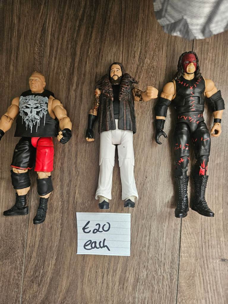 WWE WRESTLING FIGURES 