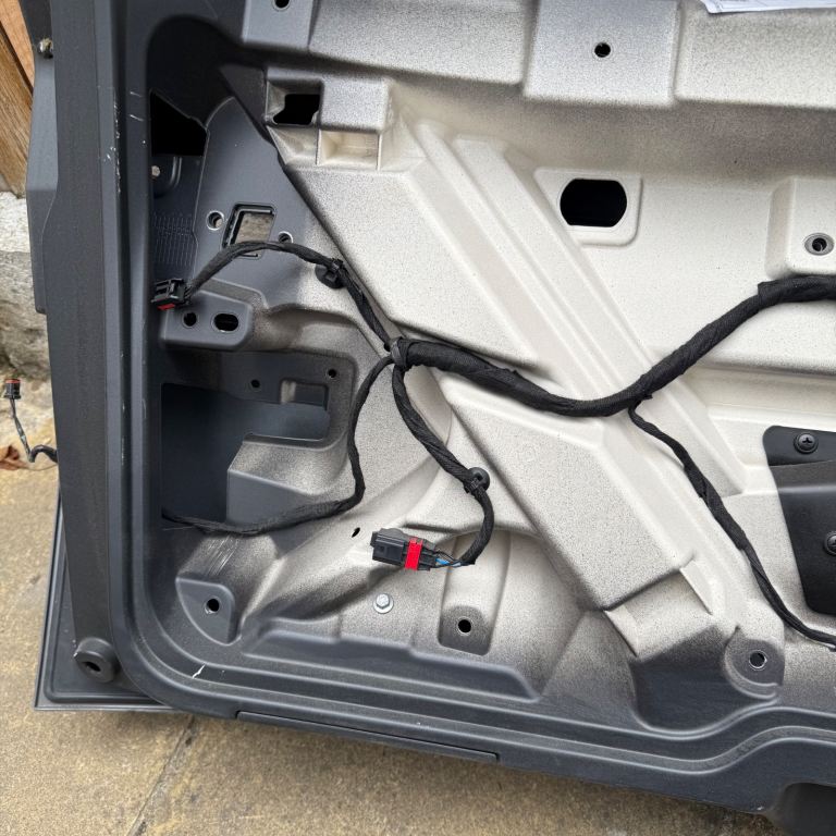 Land Rover Range Rover Evoque L551 2021 Complete Tailgate LR146880 Grey