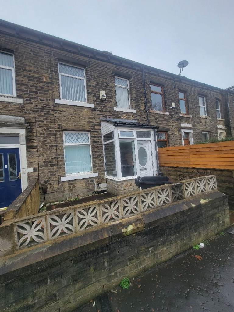 Spacious 4 Bed, 2 Bathroom Family Home for Rent – Great Location