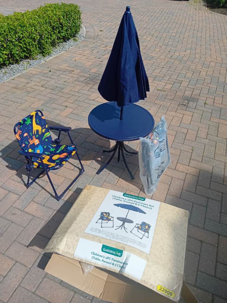 Kids garden furniture 